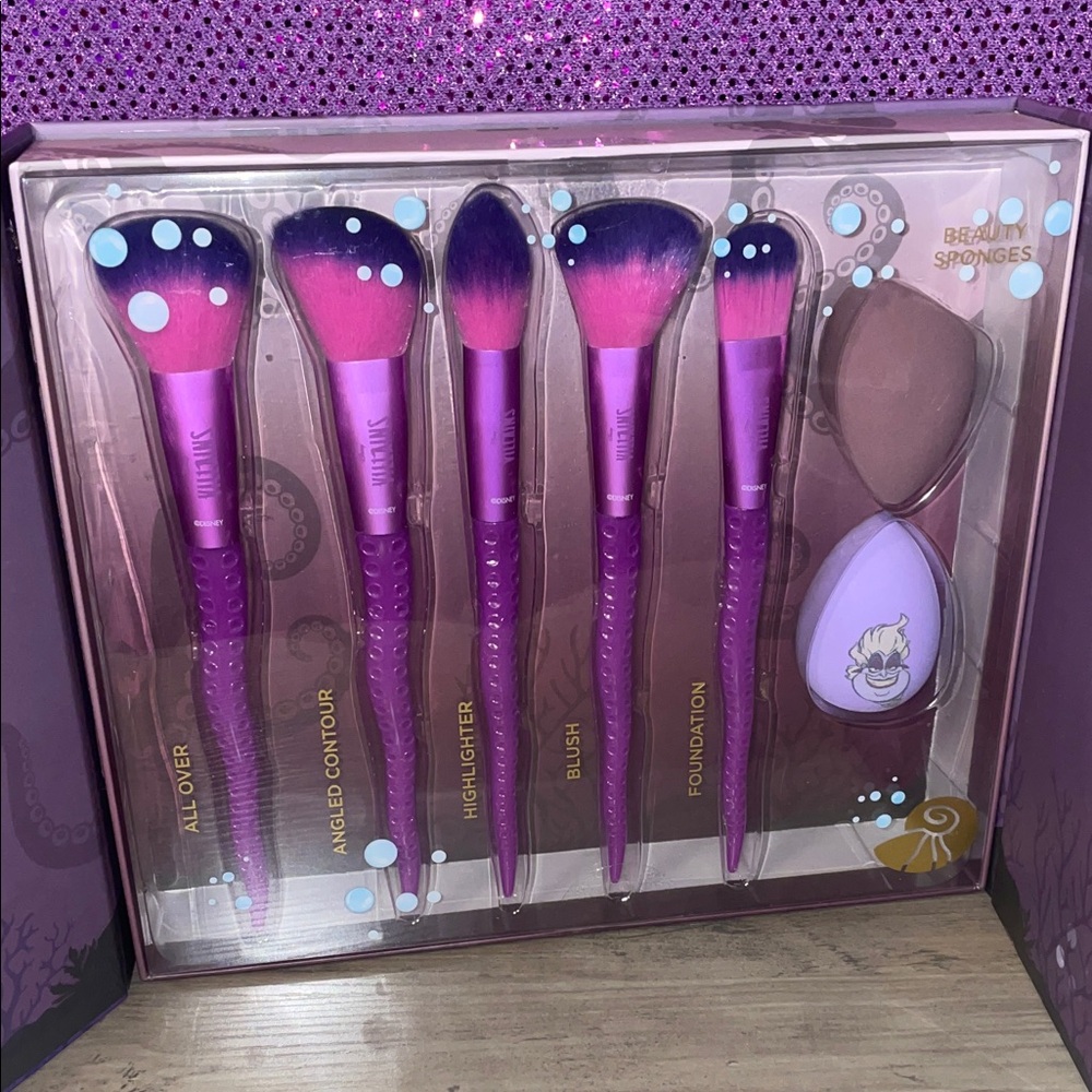 Disney Villains Ursula Purple Makeup Brush Set - Picture 4 of 7